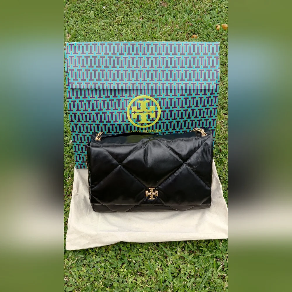 Tory Burch Oversized Kira Diamond Quilted Shoulder Bag - Picture 7 of 15